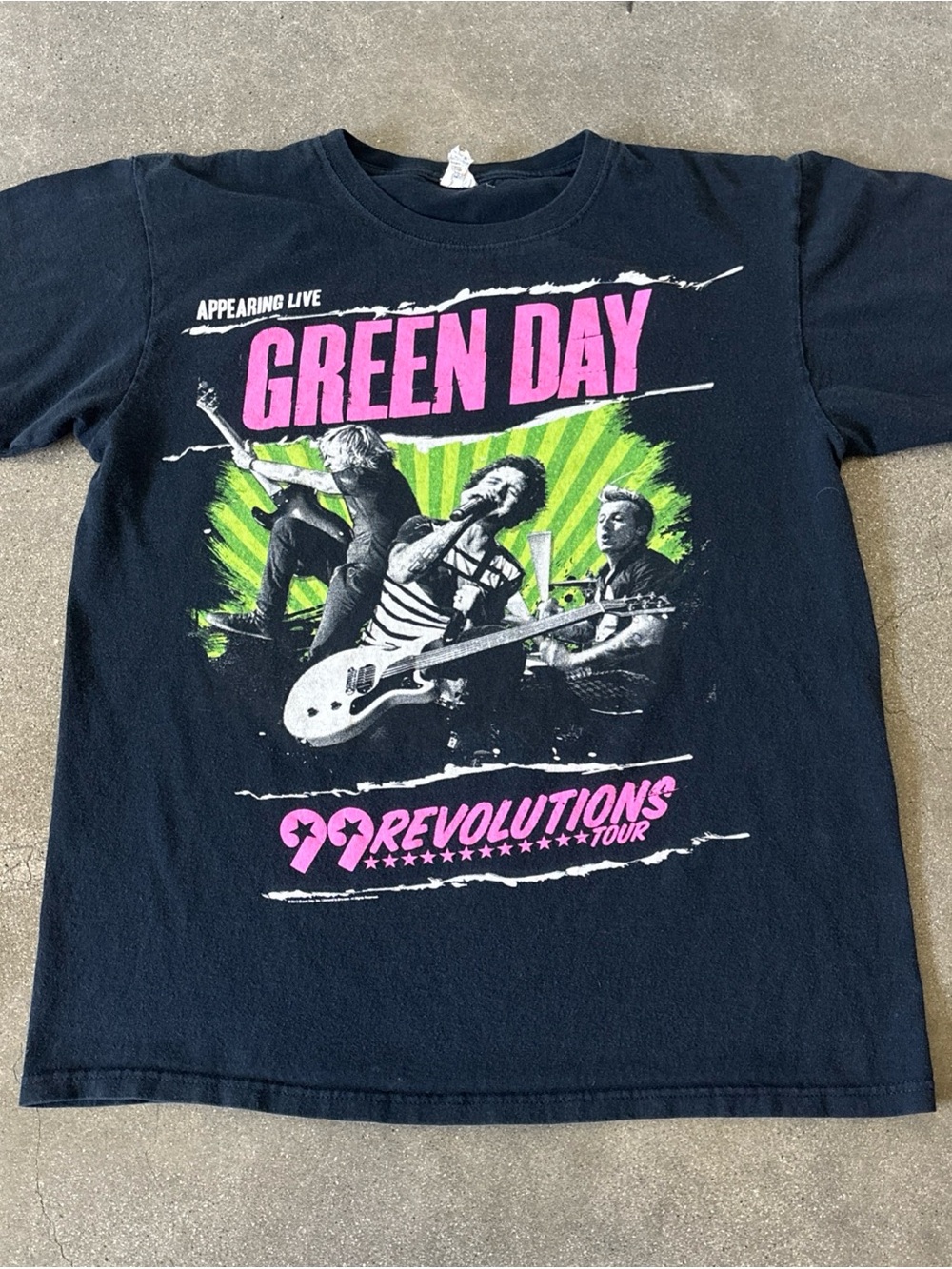 Green Day 99 Revolutions Tour Graphic Tee - Black vintage